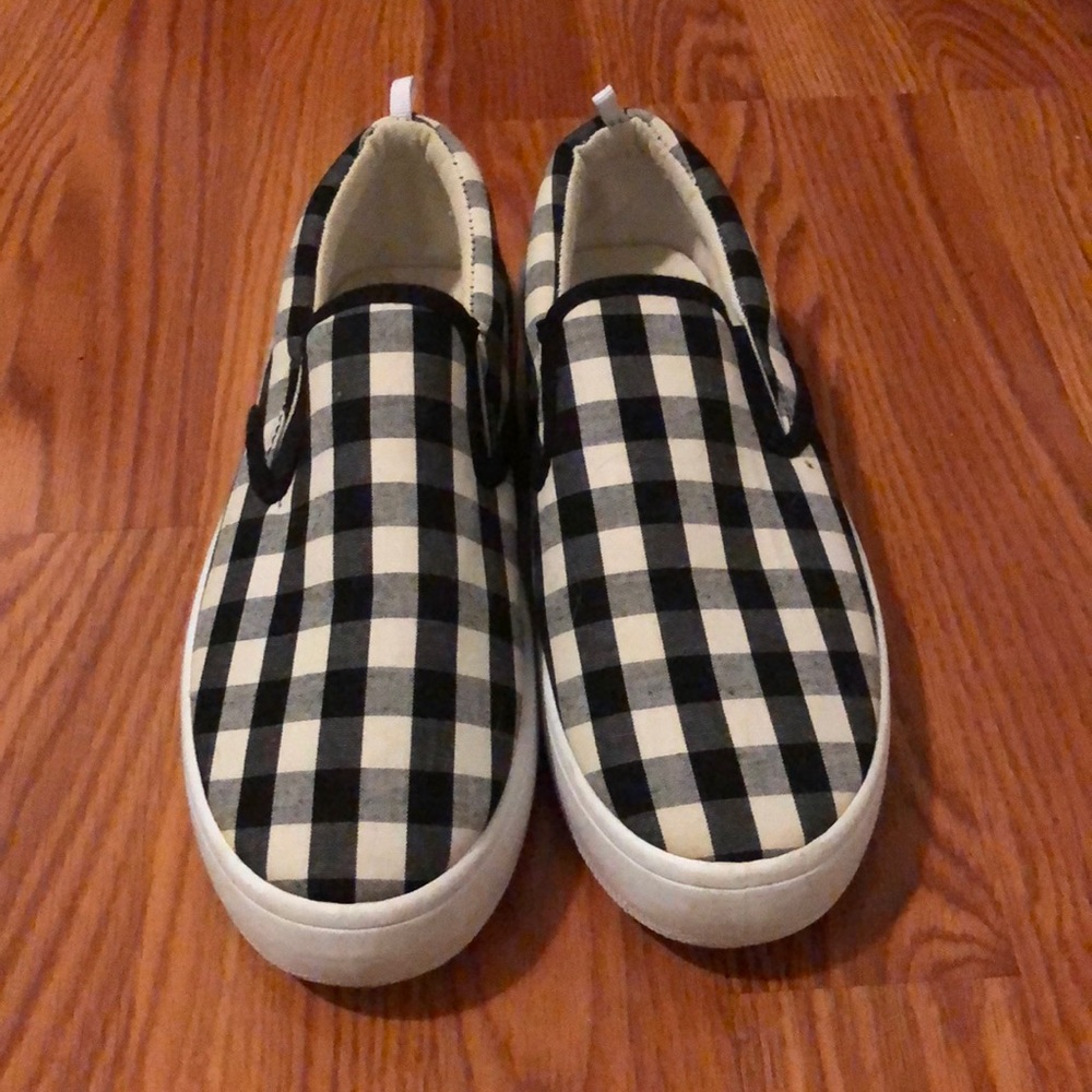 Checkered slip ons